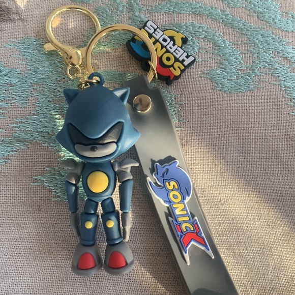 3 Sonic Heroes Bundle Key chain or backpack charm Brand New Never used - Picture 9 of 11